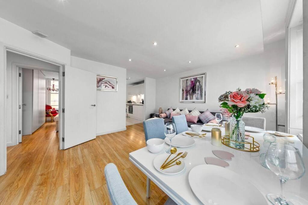 3 Bedroom Apartment In Haymarket Central London Sleep 10 Hy2 מראה חיצוני תמונה
