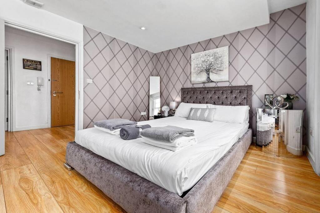 3 Bedroom Apartment In Haymarket Central London Sleep 10 Hy2 מראה חיצוני תמונה