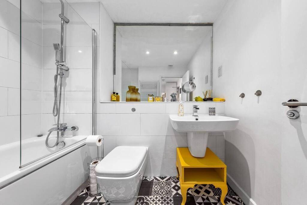 3 Bedroom Apartment In Haymarket Central London Sleep 10 Hy2 מראה חיצוני תמונה
