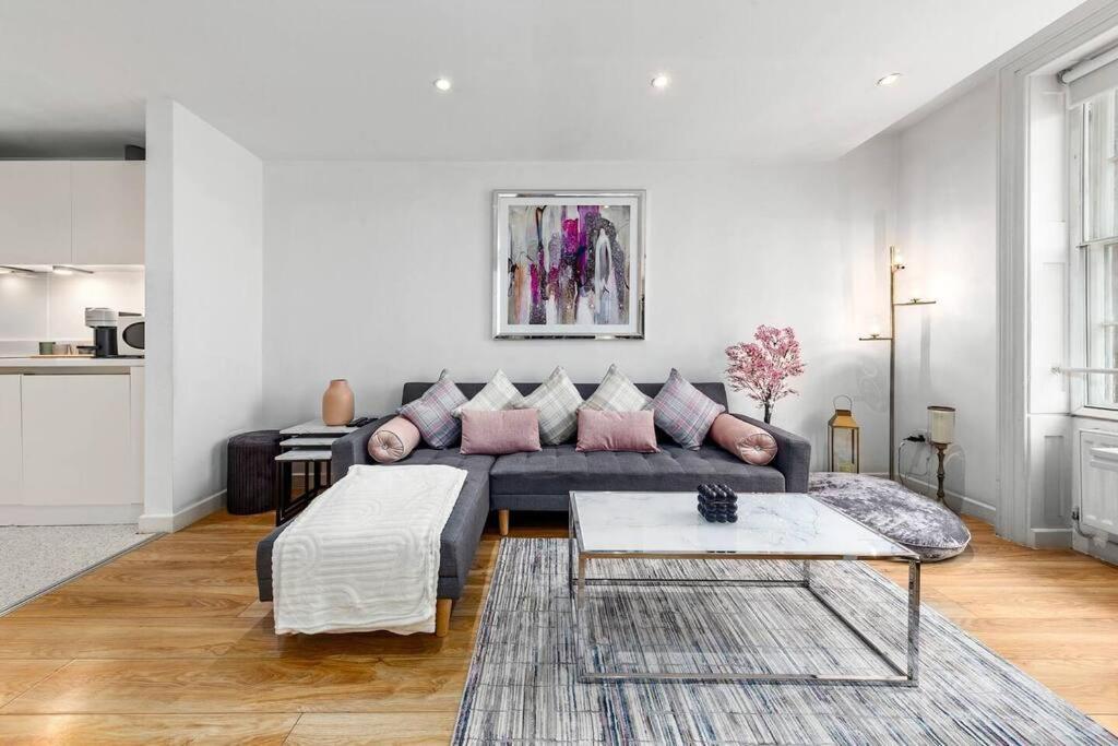3 Bedroom Apartment In Haymarket Central London Sleep 10 Hy2 מראה חיצוני תמונה